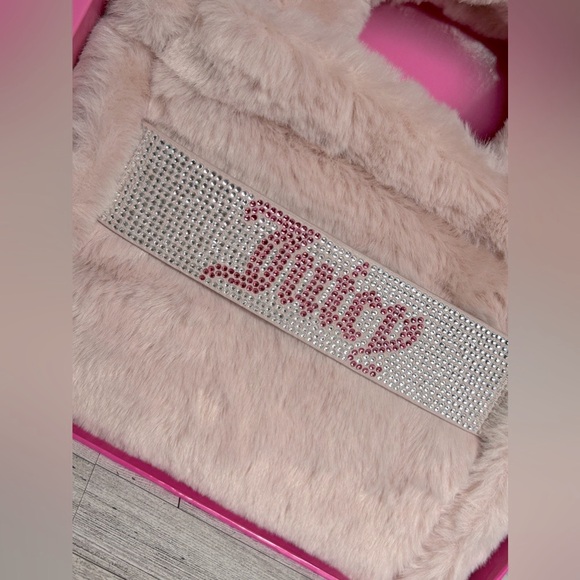 Juicy Couture Gift Set - Picture 7 of 7